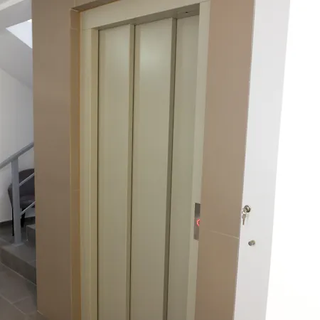Szálloda Apartamentos Funchal 3*